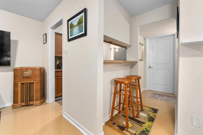 Building Photo - 3204 Menchaca Rd