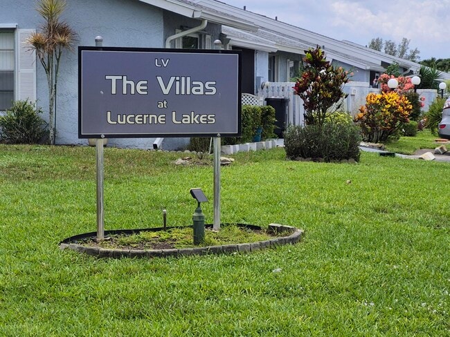Building Photo - 4470 Lucerne Villas Ln