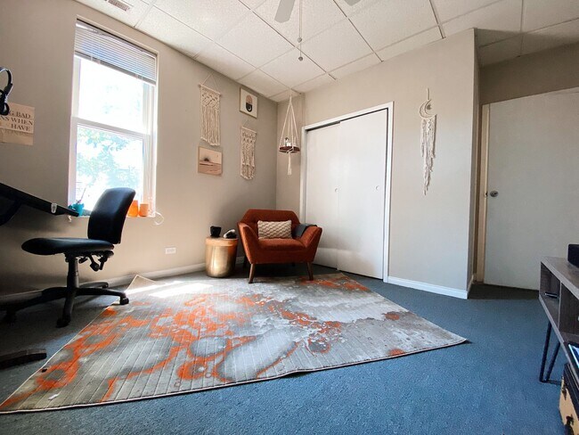 Building Photo - 2117 W Ohio St