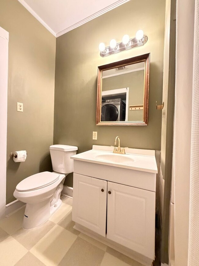 Building Photo - 3/1 House in Celanese $1,495