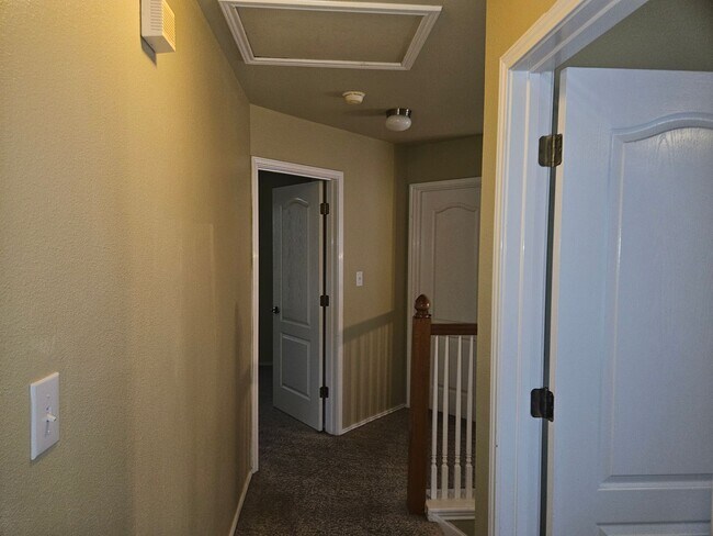 Building Photo - Garden Home in Gated Community