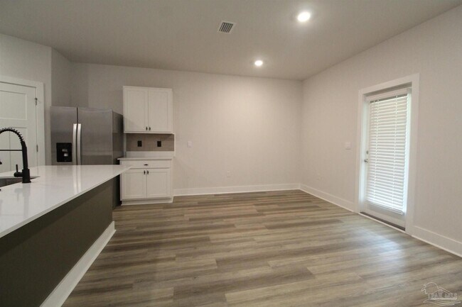 Building Photo - 3111 Silver Maple Dr