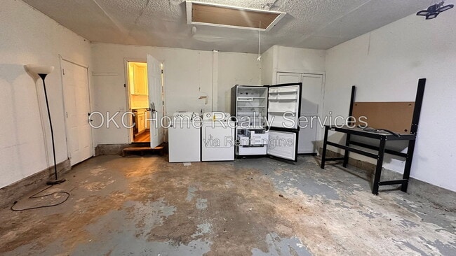 Building Photo - 8833 Cedar Ln