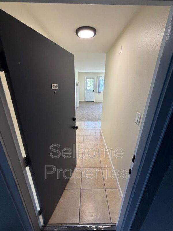 Building Photo - 407 Fairmount Ave