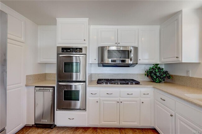 Building Photo - 33816 Colegio Dr