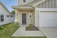 Building Photo - 105 Appleberry Ln