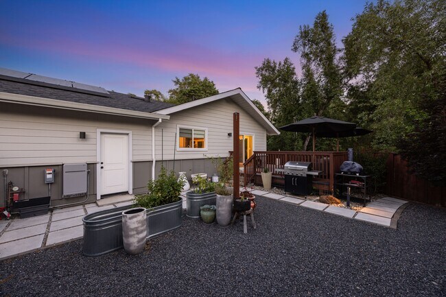 Building Photo - 88 Calistoga Rd