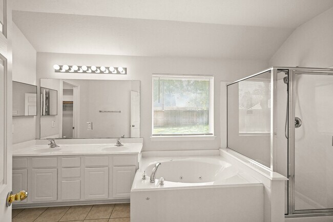 Building Photo - 18403 Lost Maples Ct