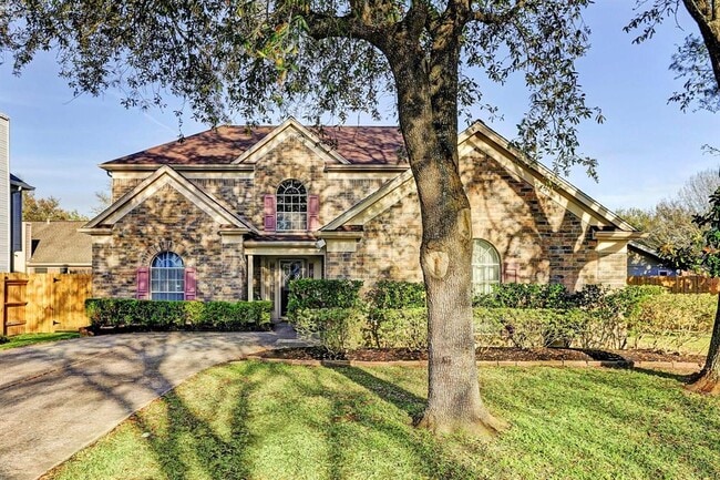 Building Photo - 3911 Spring Garden Dr