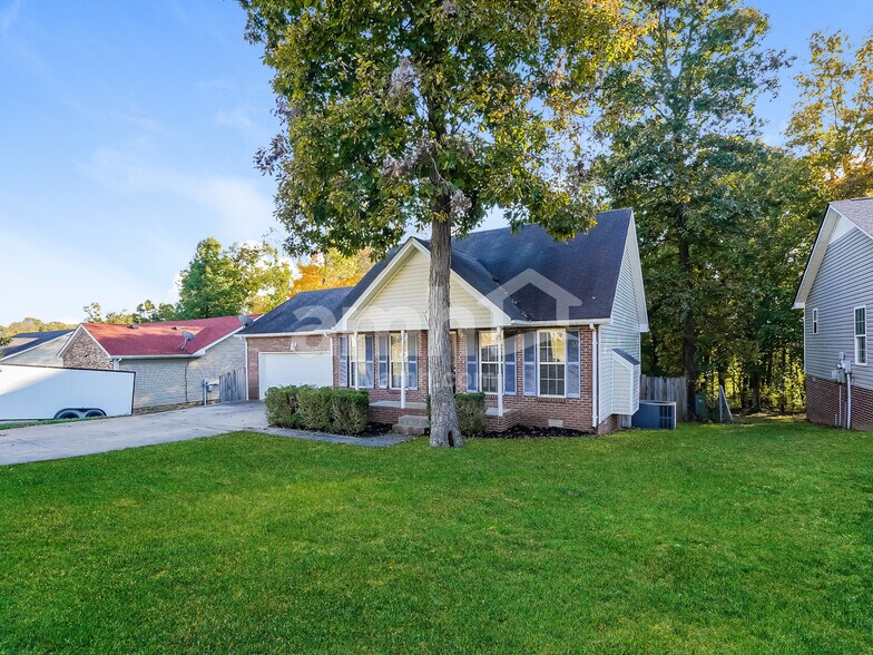 Building Photo - 1756 Hazelwood Rd