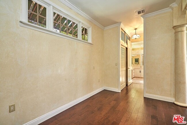 Building Photo - 424 N Arden Blvd