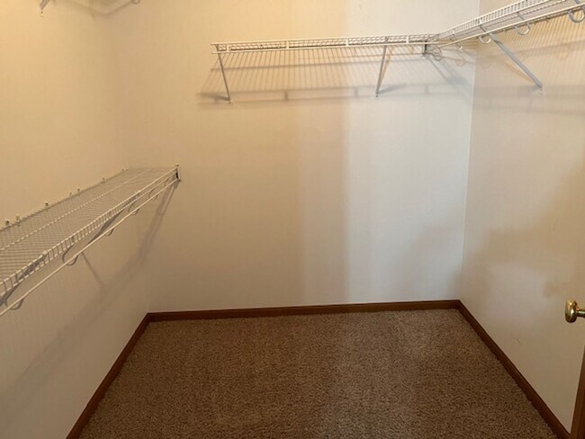 Building Photo - Three bedroom home in Rochester School Dis...