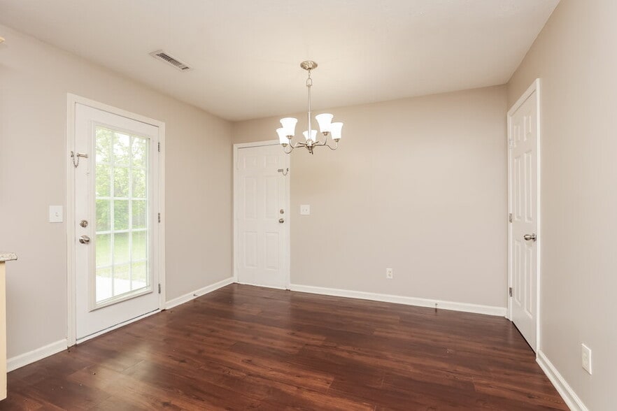 Building Photo - 222 Hermitage Dr
