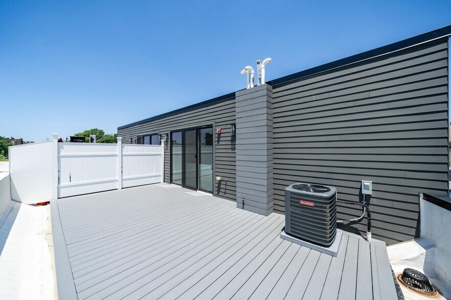 Building Photo - 10 Brinkerhoff St