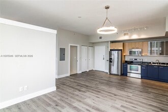 Building Photo - 1350 NW 8th Ct