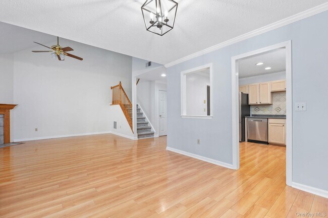 Building Photo - 104 Sparrow Ridge Rd