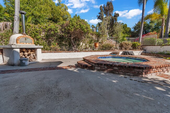 Building Photo - 26232 Glen Canyon Dr