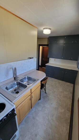 Building Photo - 1150 Mc Kinley St