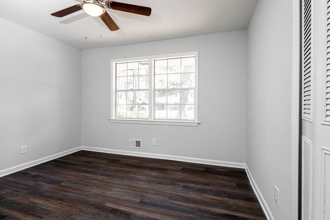 Building Photo - 1831 St Michaels Rd