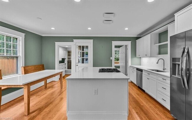 Building Photo - 213 Westover Terrace