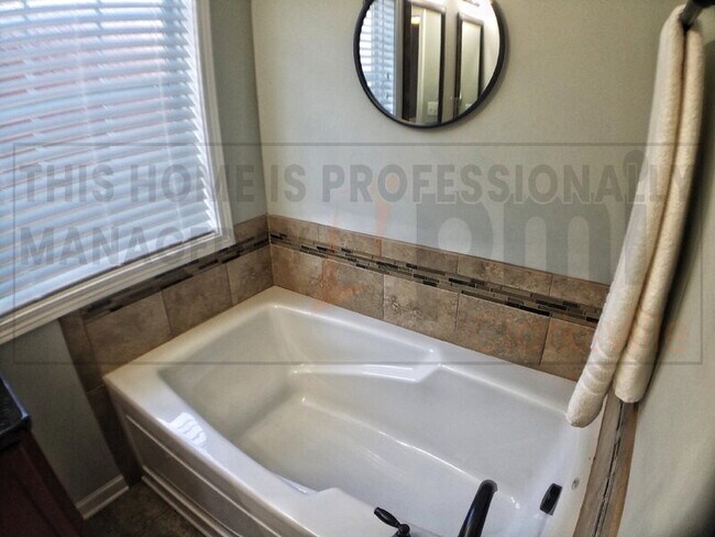 Building Photo - 717 Sleek Fox Dr