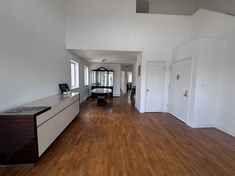 Building Photo - 72-38 Calamus Ave