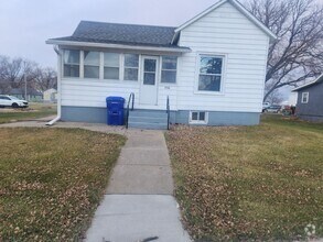 Building Photo - Cozy 2 Bedroom Home Available!