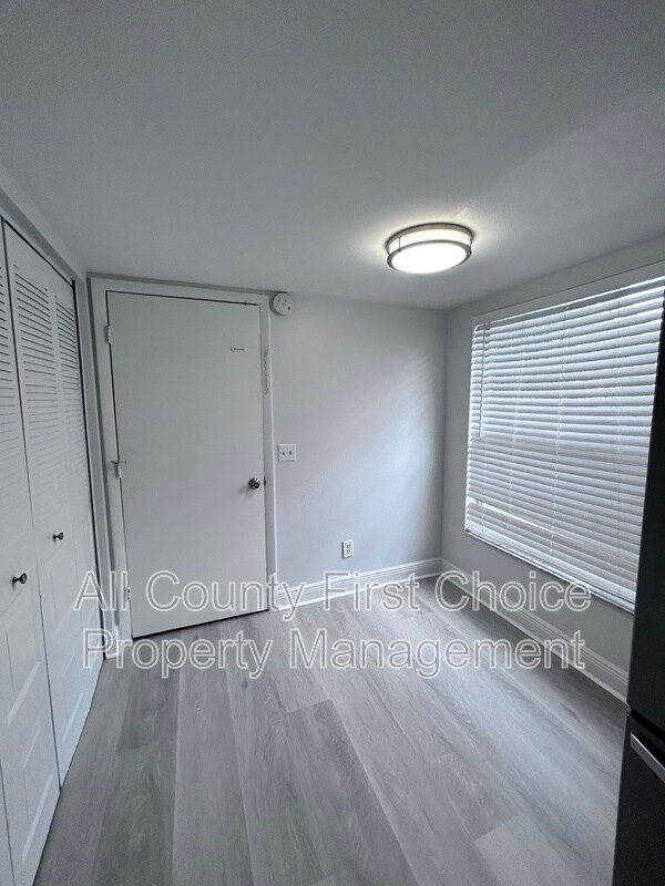 Building Photo - 12733 Gorda Cir E