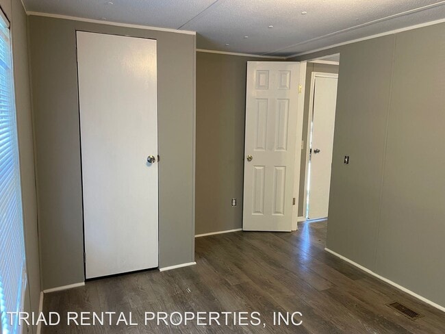 Building Photo - 2 br, 2 bath House - 211 BRUTON ST