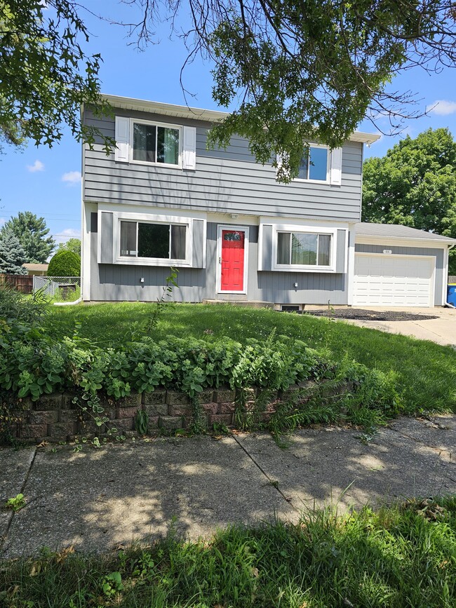 Building Photo - 414 E Omer Ave
