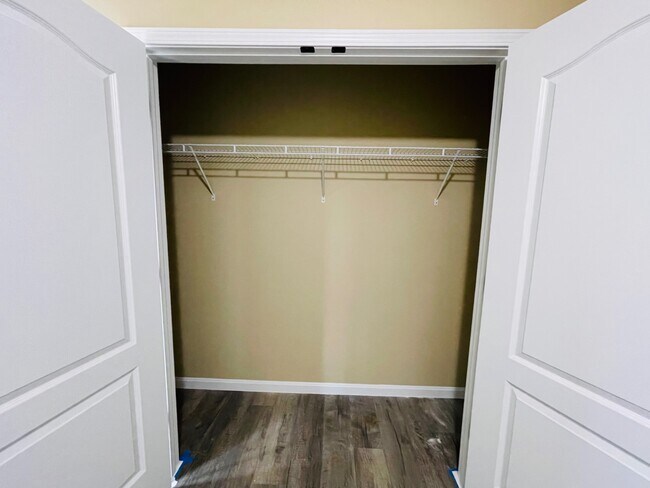 Building Photo - 106 Diane Ct