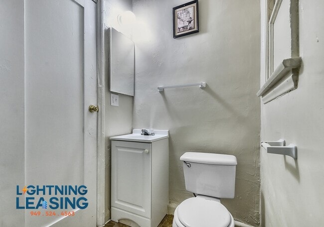 Building Photo - 721 S Alvarado St