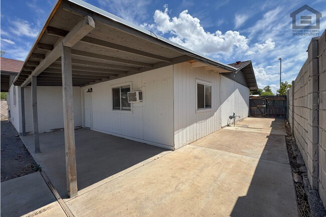 Building Photo - 4Bed/2Bath House at Chandler Blvd/McQueen Rd! Ready for Immediate Move-In! – NO HOA!
