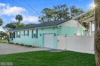 Building Photo - 1146 Riverside Dr