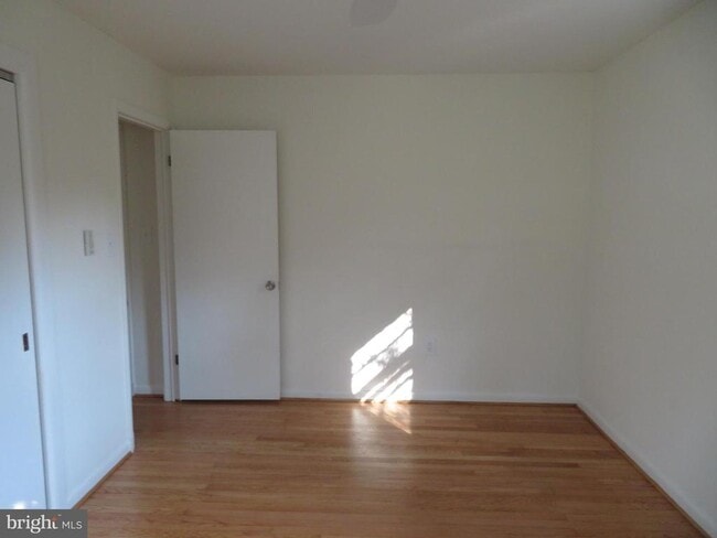 Building Photo - 26 Lakeside Dr