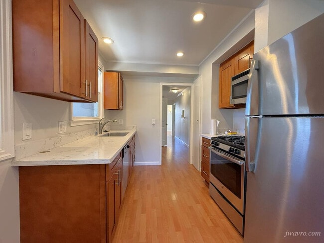 Building Photo - 31 N Ellsworth Ave