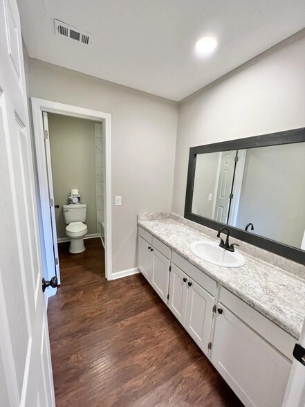 bathroom - 3412 Camellia Cir