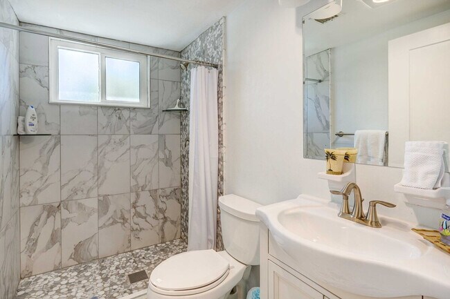 Building Photo - 157 Ocean Dr