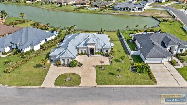 Building Photo - 4 Sawgrass Ct