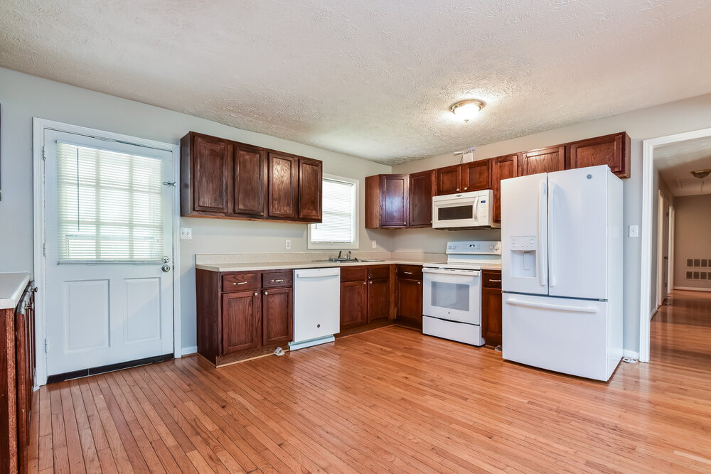 Building Photo - 160 Swan Lake Dr