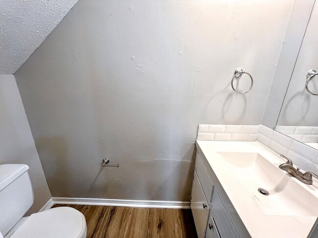 Building Photo - 8917 Tanya Dr