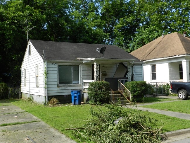 Building Photo - 1514 W Short 17th St