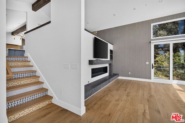 Building Photo - 2141 Indian Springs Ln