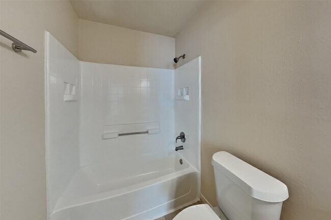 Building Photo - 5018 Woodland Meadows Ln