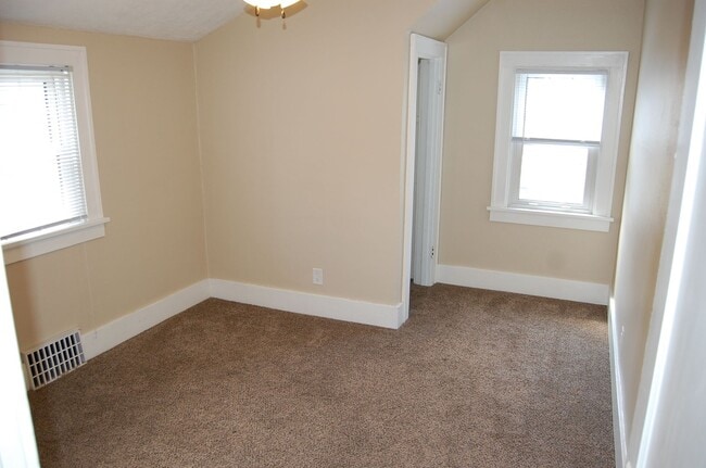 Building Photo - Great house in NE Lincoln!