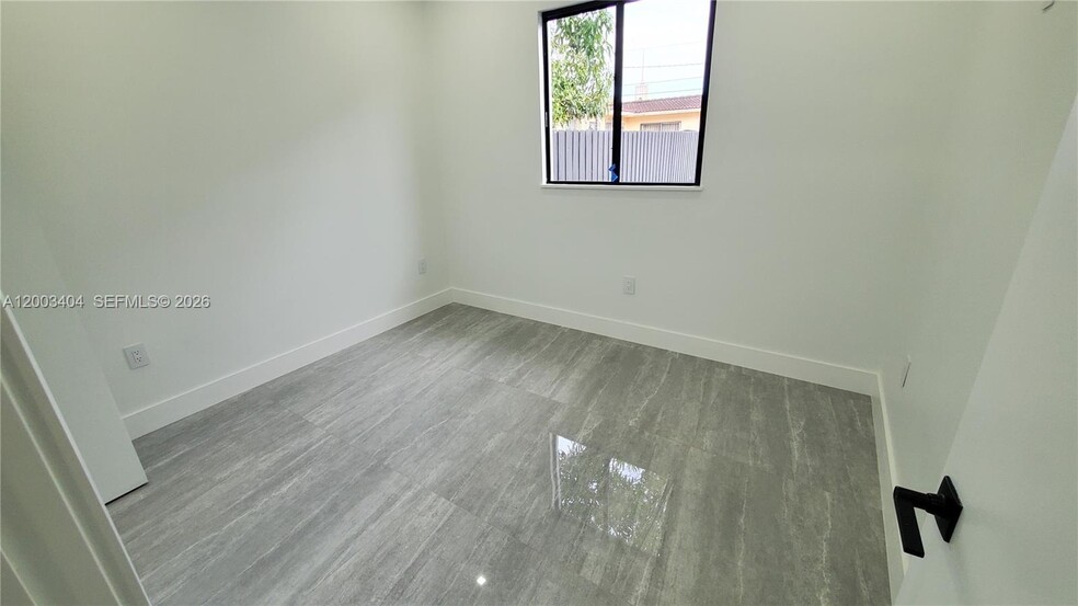 Building Photo - 40 SW 34th Ave