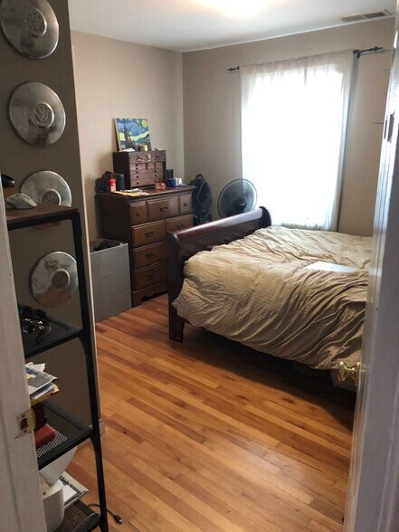 Bedroom 2 - 1813 Oliver Ave