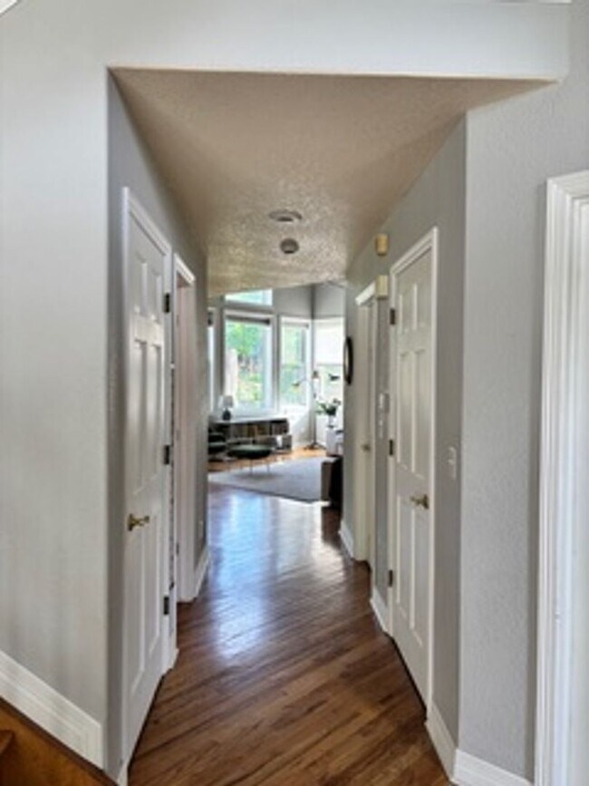 Building Photo - 815 Trail Ridge Dr