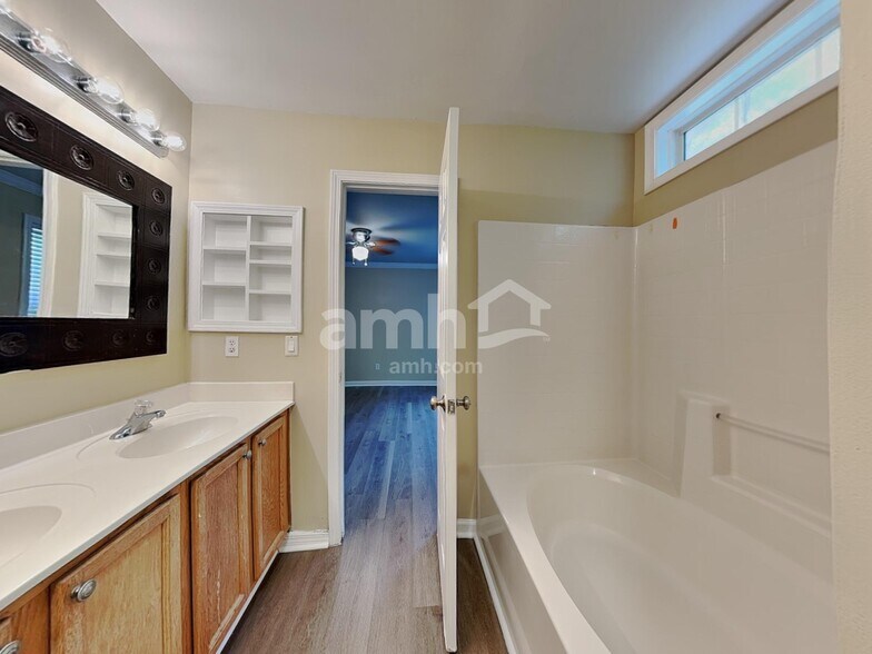 Building Photo - 3712 Cashew Dr