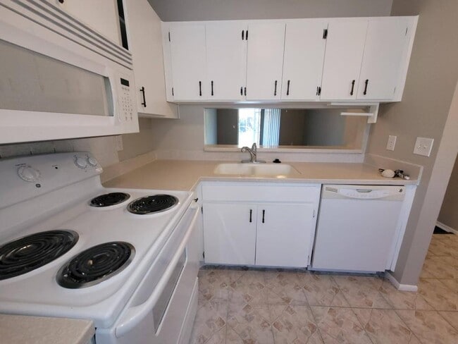 Building Photo - 2917 Wainwright Ct